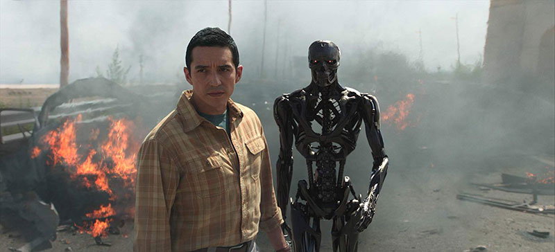 หุ่นเหล็กตัวใหม่ที่แสดงโดย Gabriel Luna ในหนัง Terminator Dark Fate